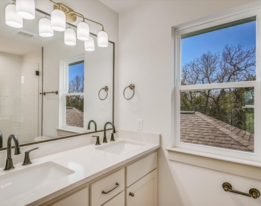 424 Shady Bluff Dr - Photo Thumbnail 10