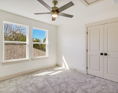 424 Shady Bluff Dr - Photo Thumbnail 15