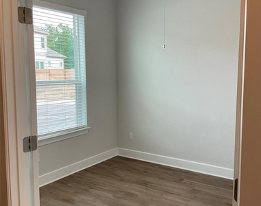 3000 Chisholm Trail Rd - Photo Thumbnail 2