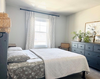 2317 Calvert Dr - Photo Thumbnail 3