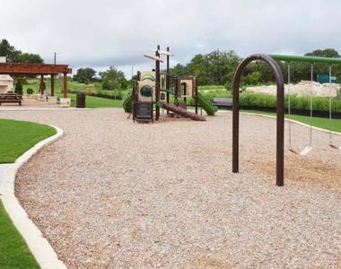 2317 Calvert Dr - Photo Thumbnail 9