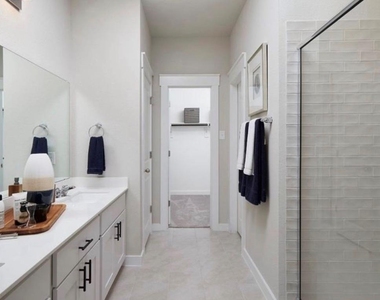2317 Calvert Dr - Photo Thumbnail 6