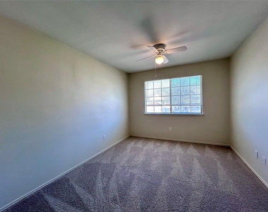 9703 Nightjar Dr - Photo Thumbnail 12
