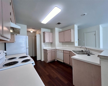 9703 Nightjar Dr - Photo Thumbnail 5