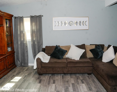 2453 Wilmont Avenue - Photo Thumbnail 4