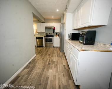2453 Wilmont Avenue - Photo Thumbnail 7