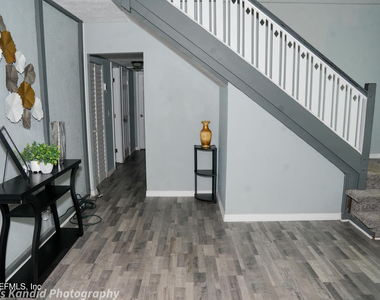 2453 Wilmont Avenue - Photo Thumbnail 2