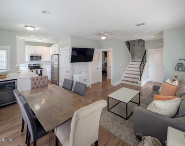 361 Ahern Street - Photo Thumbnail 5