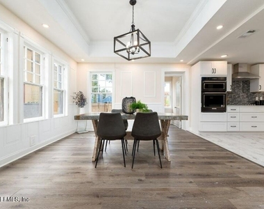 340 W 6th Street - Photo Thumbnail 4