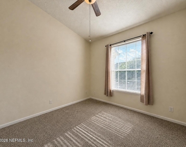 407 Augusta Circle - Photo Thumbnail 13