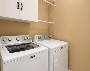 407 Augusta Circle - Photo Thumbnail 4