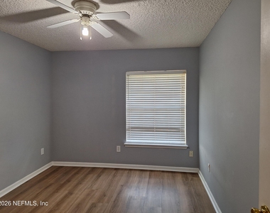 513 White Jasmine Way - Photo Thumbnail 7
