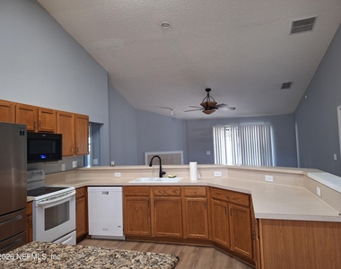 513 White Jasmine Way - Photo Thumbnail 3
