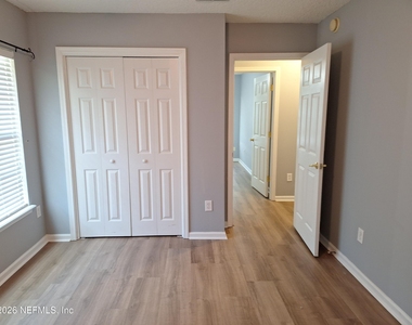 513 White Jasmine Way - Photo Thumbnail 9