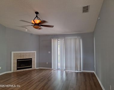 513 White Jasmine Way - Photo Thumbnail 2