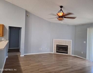 513 White Jasmine Way - Photo Thumbnail 6