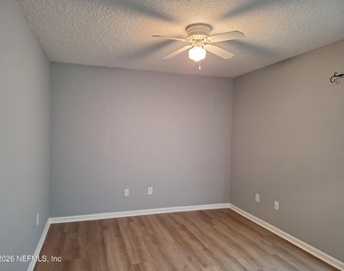 513 White Jasmine Way - Photo Thumbnail 8