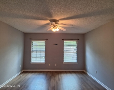 513 White Jasmine Way - Photo Thumbnail 11