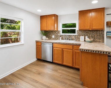 70 Robert Street - Photo Thumbnail 6