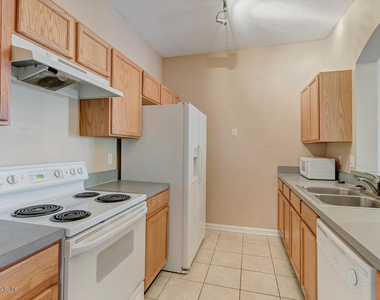 7990 Baymeadows Road E - Photo Thumbnail 5