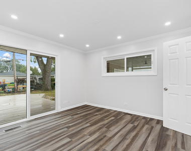 388 Nancy Lane - Photo Thumbnail 12