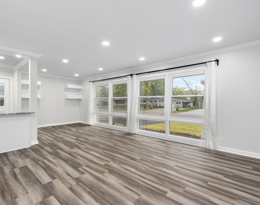 388 Nancy Lane - Photo Thumbnail 5