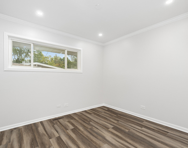 388 Nancy Lane - Photo Thumbnail 9