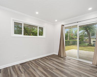 388 Nancy Lane - Photo Thumbnail 11