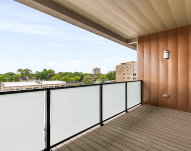 835 Lake Street - Photo Thumbnail 11