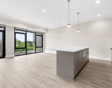 835 Lake Street - Photo Thumbnail 3