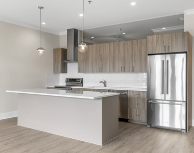 835 Lake Street - Photo Thumbnail 2