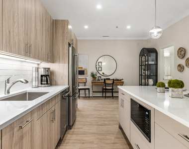835 E Lake Street - Photo Thumbnail 3