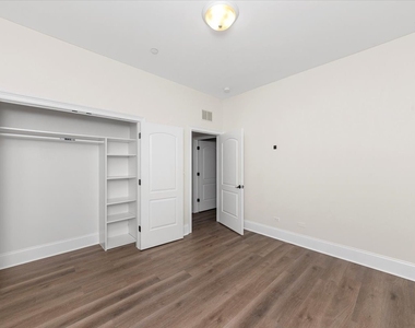 2500 Green Bay Road - Photo Thumbnail 9