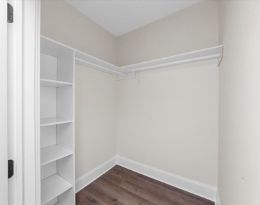 2500 Green Bay Road - Photo Thumbnail 6