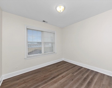 2500 Green Bay Road - Photo Thumbnail 12