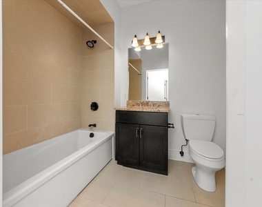2500 Green Bay Road - Photo Thumbnail 4