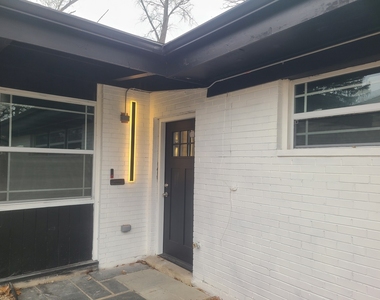 336 Oakwood Street - Photo Thumbnail 3