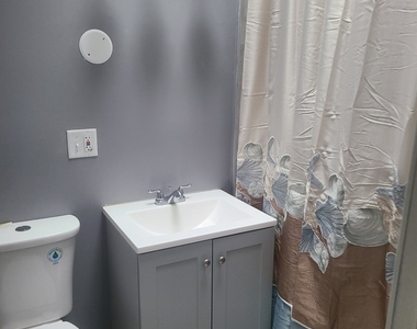 336 Oakwood Street - Photo Thumbnail 6