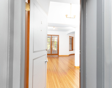 5610 N Kenmore Avenue - Photo Thumbnail 3