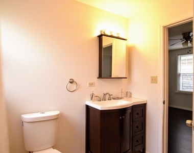 1828 N Bissell Street - Photo Thumbnail 5
