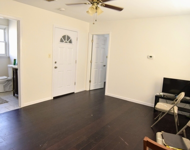 1828 N Bissell Street - Photo Thumbnail 3