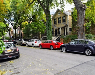 1828 N Bissell Street - Photo Thumbnail 1