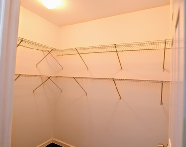 1828 N Bissell Street - Photo Thumbnail 6