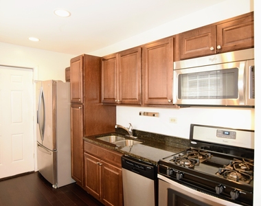 1828 N Bissell Street - Photo Thumbnail 4