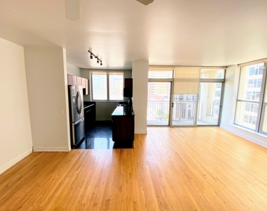 600 N Dearborn Street - Photo Thumbnail 5