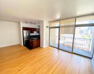 600 N Dearborn Street - Photo Thumbnail 3