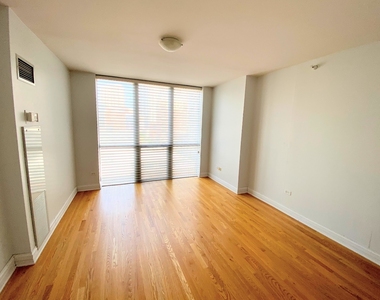 600 N Dearborn Street - Photo Thumbnail 7