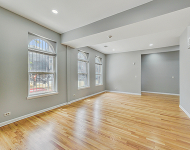 864 W Aldine Avenue - Photo Thumbnail 4