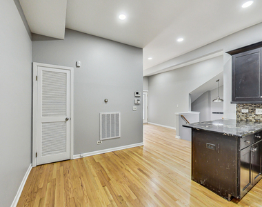 864 W Aldine Avenue - Photo Thumbnail 9
