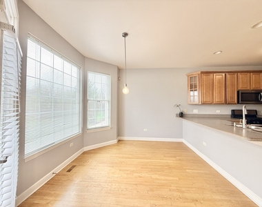 930 Case Street - Photo Thumbnail 5